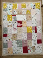 Patchwork EMLÉK-takaró babaruhából hímezve
